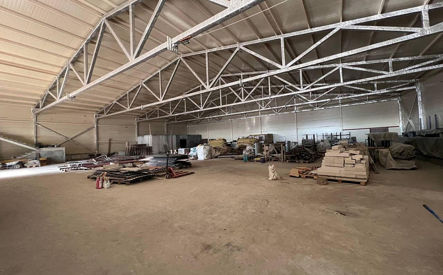 Теплый склад 1200м2 на первой линии фото