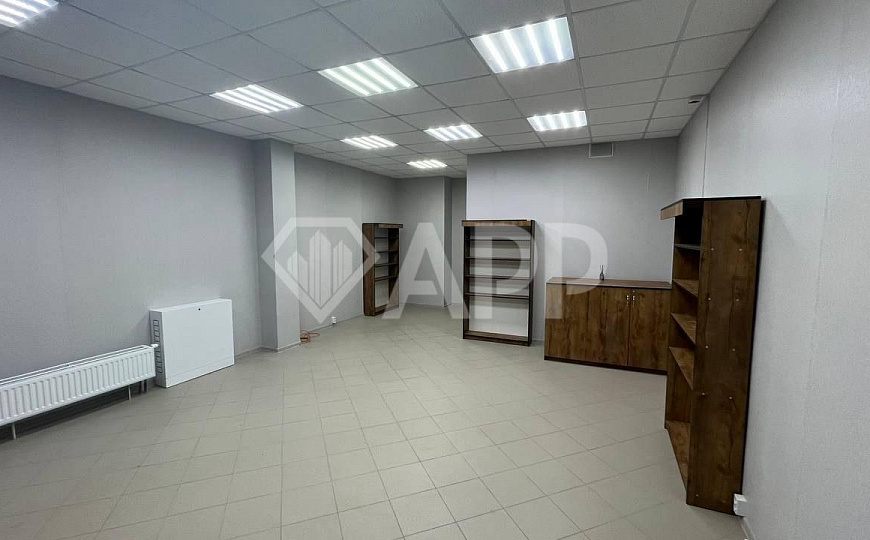 Помещение с ремонтом с панорамными окнами 42м² фото