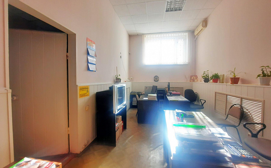  Торговый центр, 1 300 м² фото