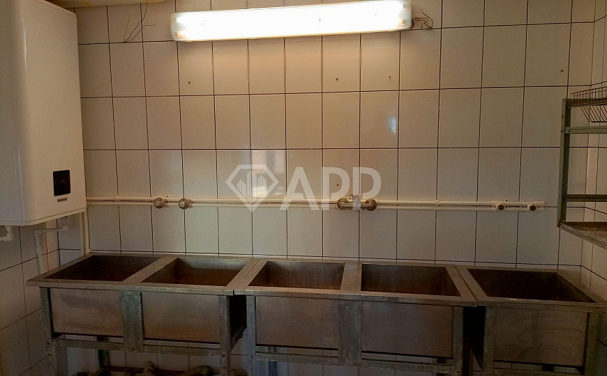 Сдам гостиницу со столовой возле аэропорта 1 082 м² фото