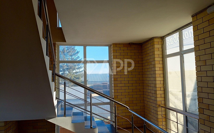 Сдам гостиницу со столовой возле аэропорта 1 082 м² фото