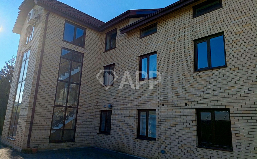 Сдам гостиницу со столовой возле аэропорта 1 082 м² фото