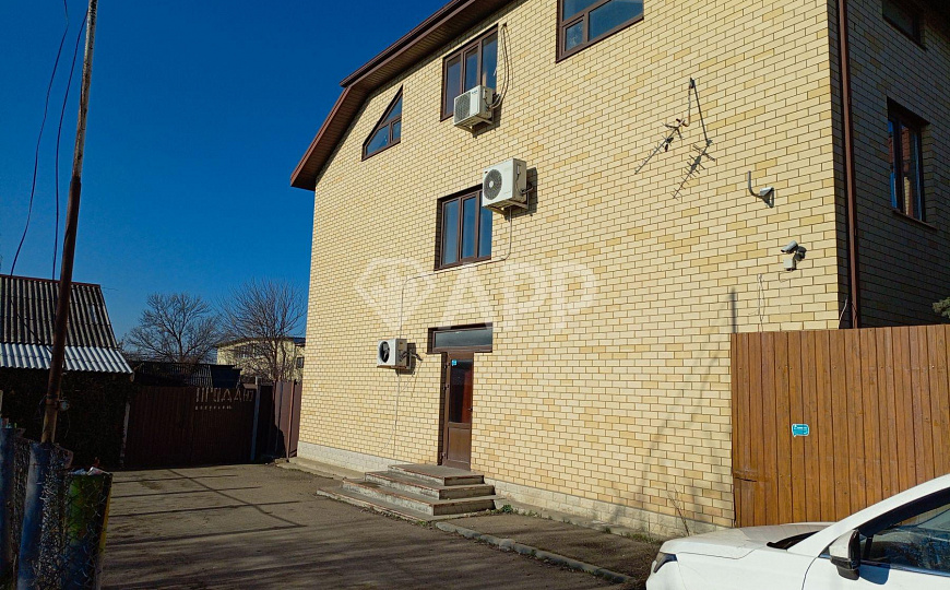 Сдам гостиницу со столовой возле аэропорта 1 082 м² фото