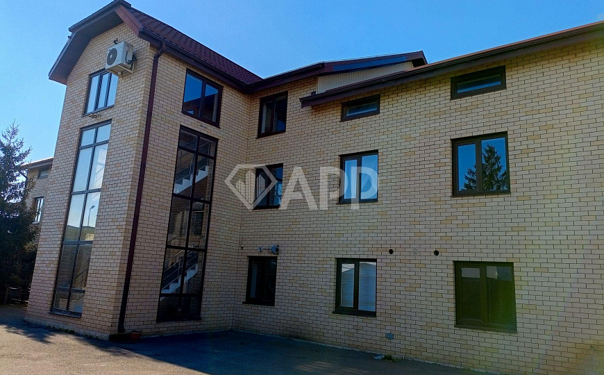 Сдам гостиницу со столовой возле аэропорта 1 082 м² фото