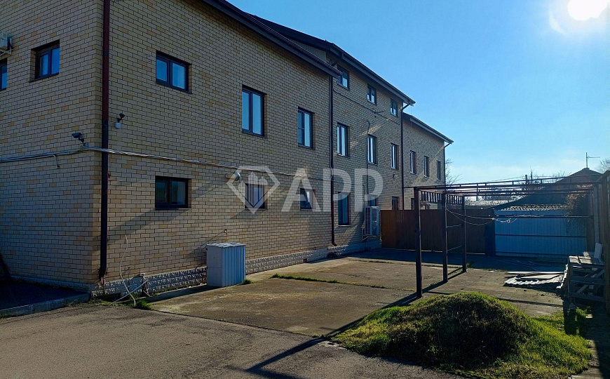 Сдам гостиницу со столовой возле аэропорта 1 082 м² фото