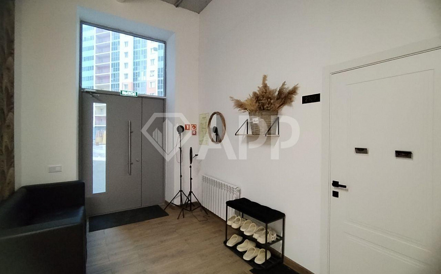 Помещение свободного назначения, 23 м2, с окном и мокрой точкой  фото