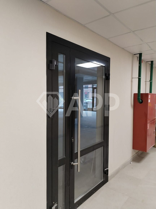 Сдаю помещение свободного назначения 123,7м² на трафике  фото