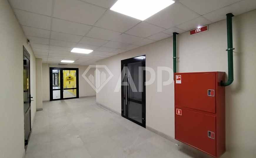 Сдаю помещение свободного назначения 123,7м² на трафике  фото