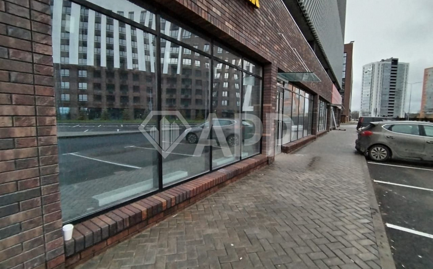 Сдаю помещение свободного назначения 123,7м² на трафике  фото