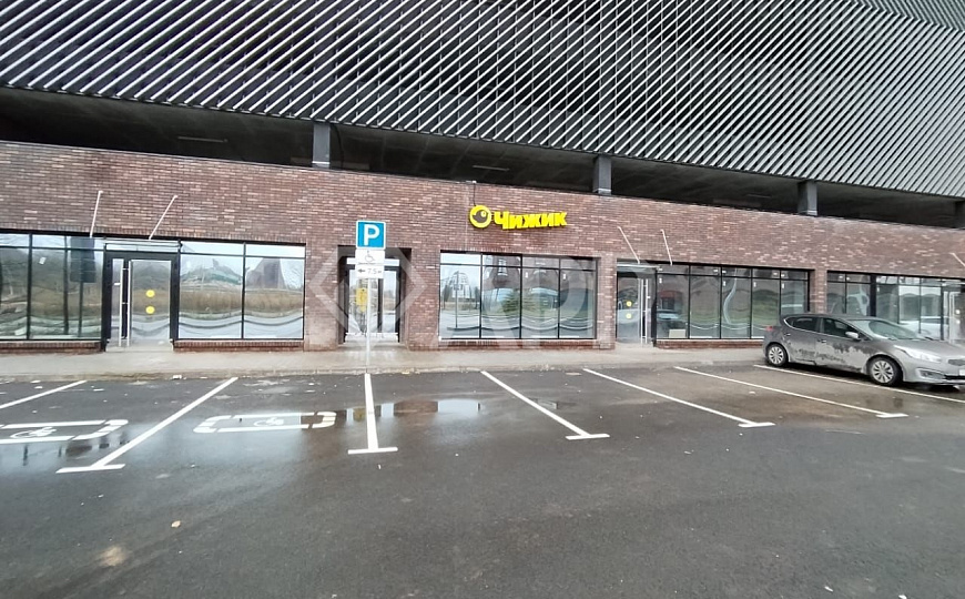 Сдаю помещение свободного назначения 123,7м² на трафике  фото