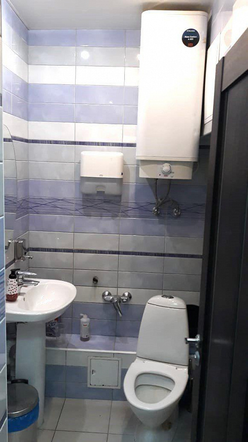 Помещение с мокрой точкой 23,5м2 фото