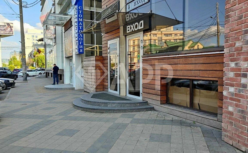 Сдаю торговое помещение, 538 м² фото