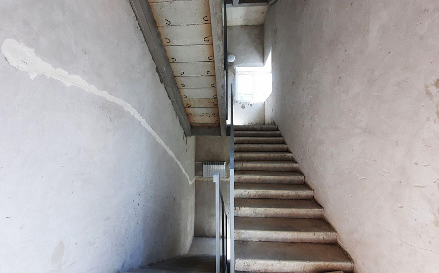 Отдельно стоящее здание с парковкой, 2 400 м² фото