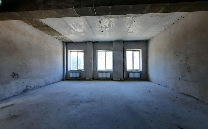 Отдельно стоящее здание с парковкой, 2 400 м² фото