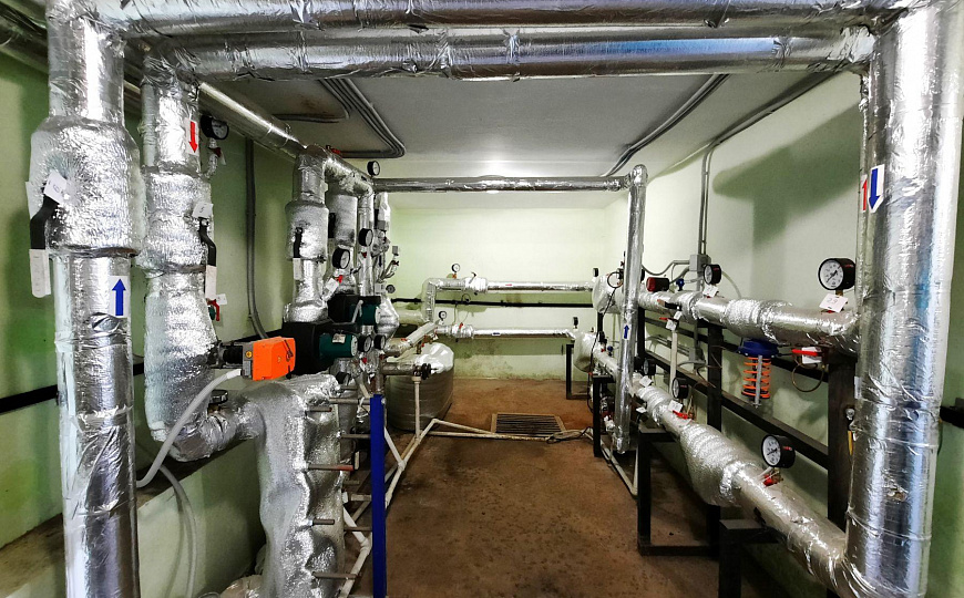 Отдельно стоящее здание с парковкой, 2 400 м² фото