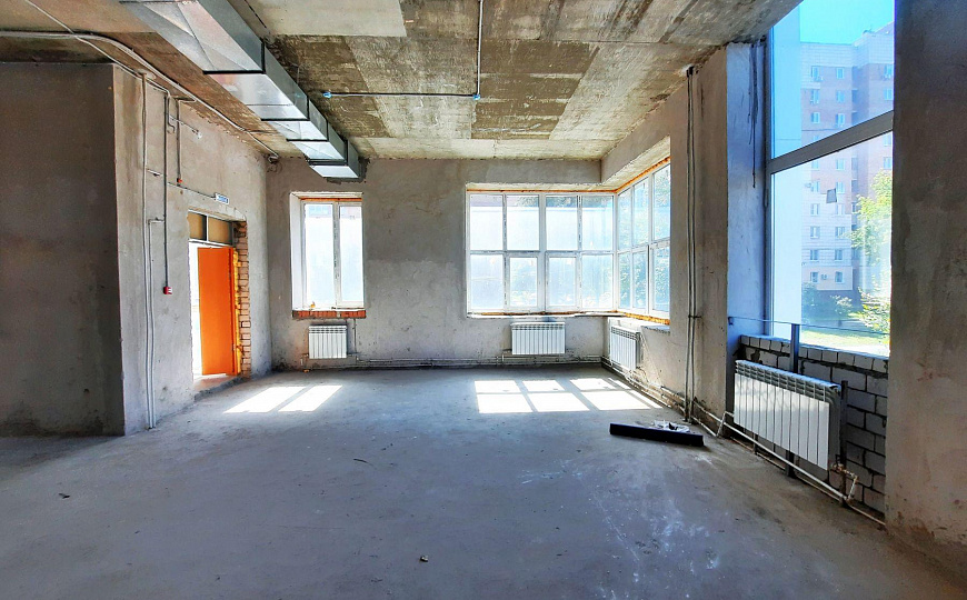 Отдельно стоящее здание с парковкой, 2 400 м² фото