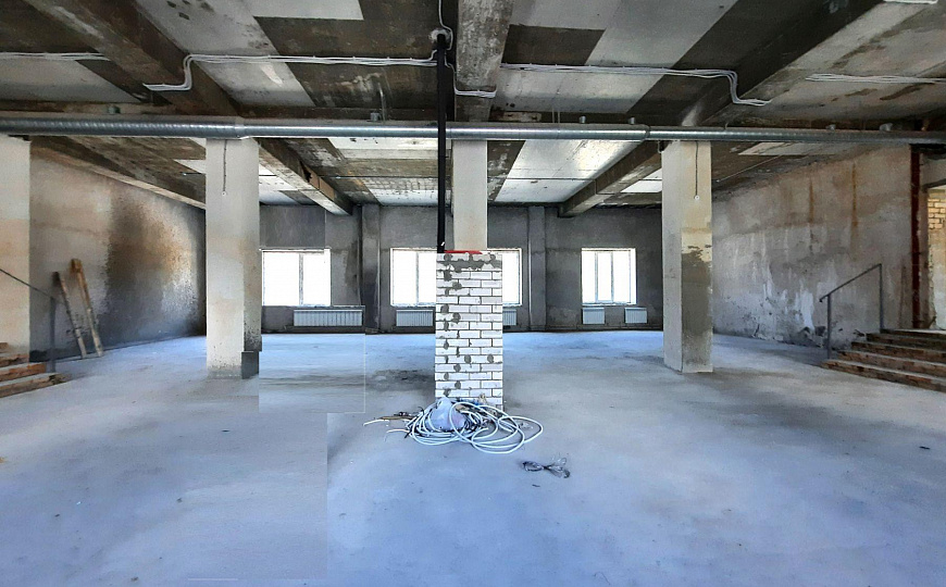 Отдельно стоящее здание с парковкой, 2 400 м² фото