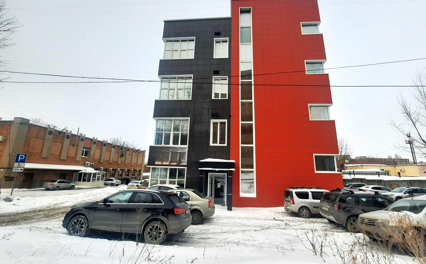 Отдельно стоящее здание с парковкой, 2 400 м² фото