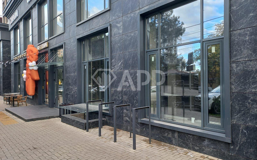 Сдаю 1 этаж 146 м² Центр города, ЖК "Аврора" фото