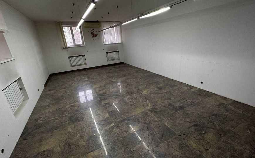 Помещение 368м2 на первой линии фото