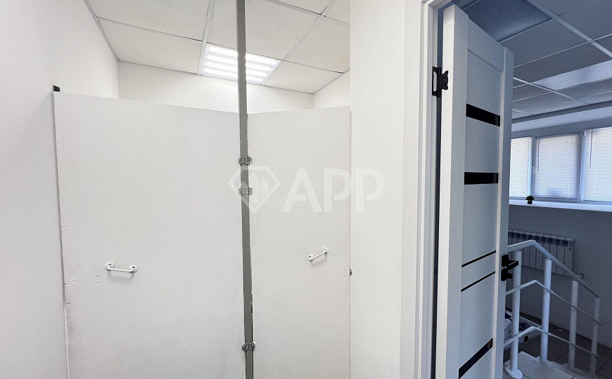 Помещение под бизнес с ремонтом и двориком, 68 м² фото