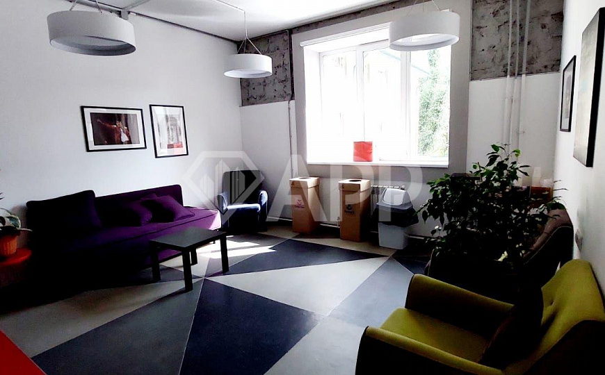 Продается отдельно стоящее здание 2 773 м² фото