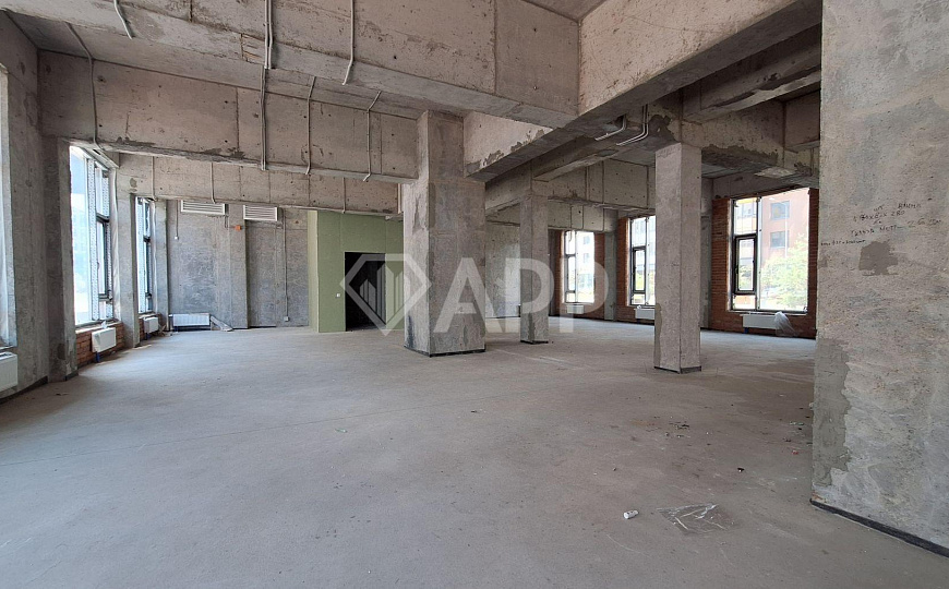 Помещение на трафике,  245.7М2 фото