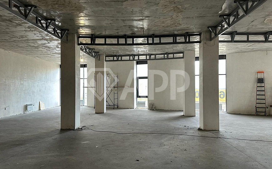 Сдаю помещения 340м² в Куюках на первой линии. фото