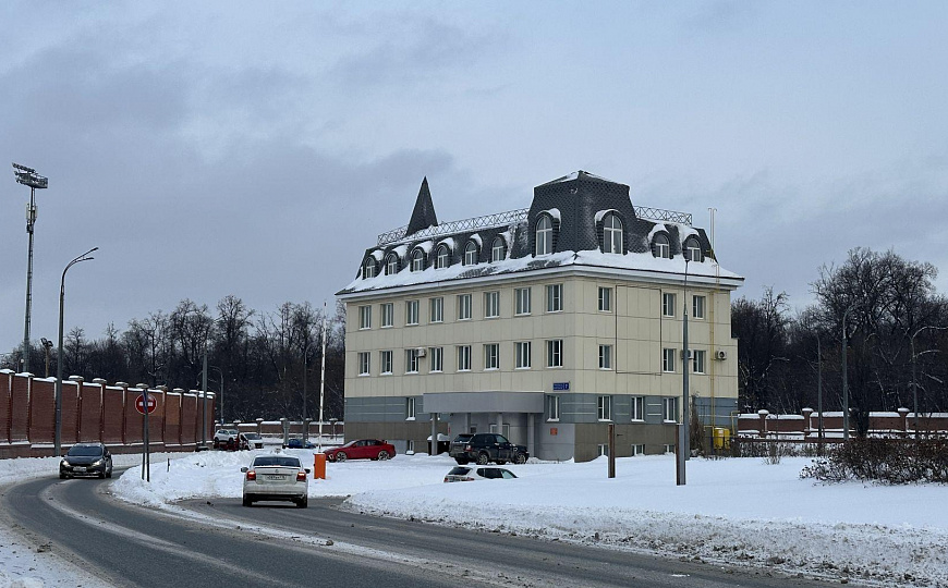 Продаю отдельно стоящее здание 1199.4м² с земельным участком в центре города  фото