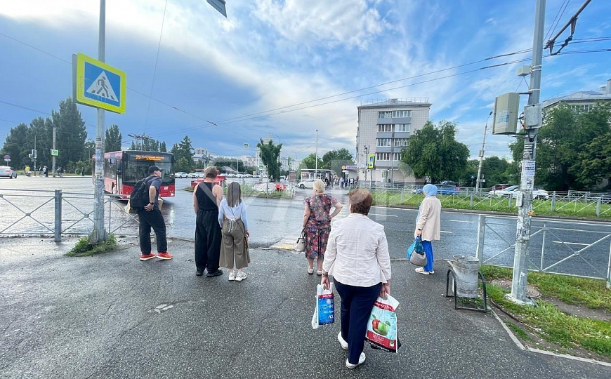 Cдаю отдельно стоящее здание у метро. фото