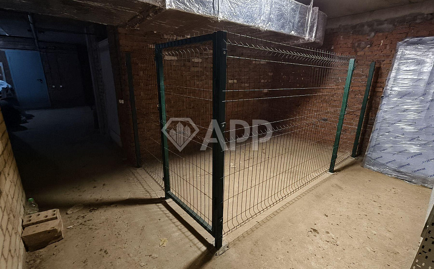 Сдам кладовку в ЖК МЧС с прямом выходом со двора фото