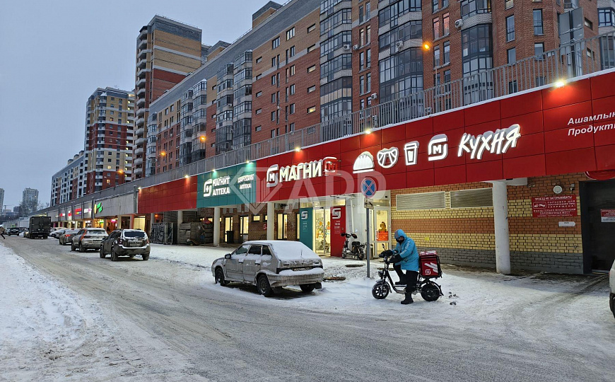 Сдам кладовку в ЖК МЧС с прямом выходом со двора фото