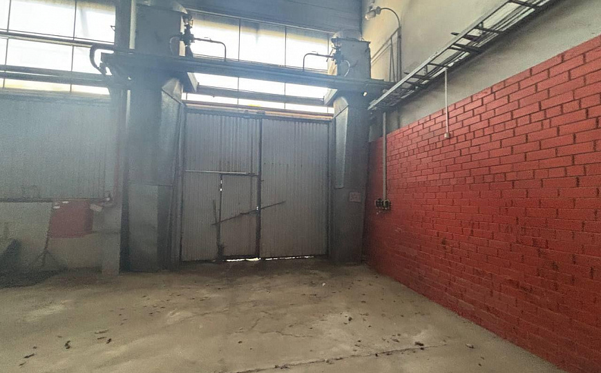 Производство с кран-балками/ склад  3800 м2 фото