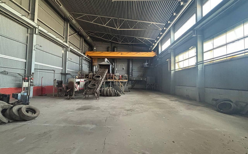 Производство с кран-балками/ склад  3800 м2 фото