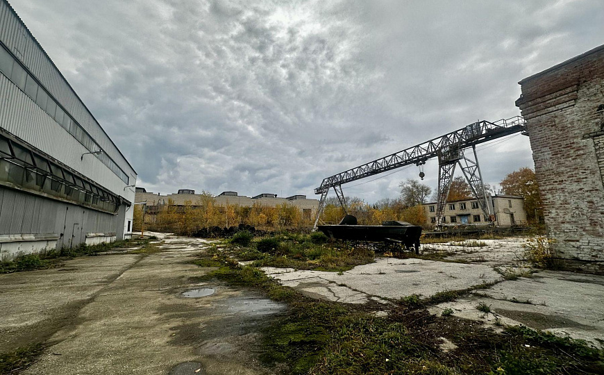 Производство с кран-балками/ склад  3800 м2 фото