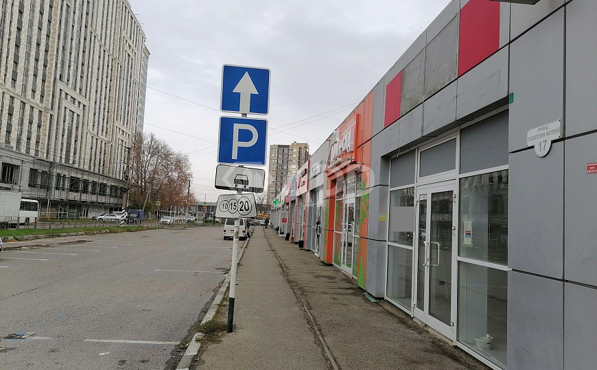 Сдаю торговое помещение, 71 м² фото