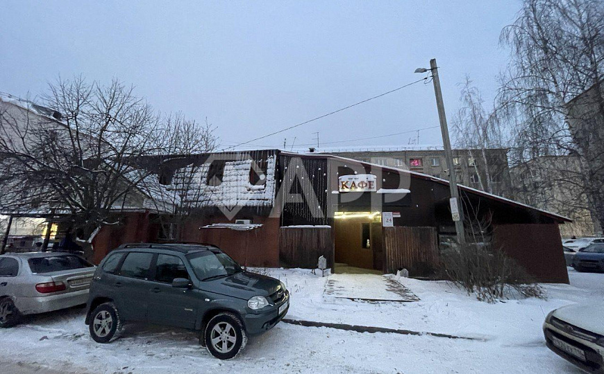 Продам здание с прилегающим земельным участком. фото