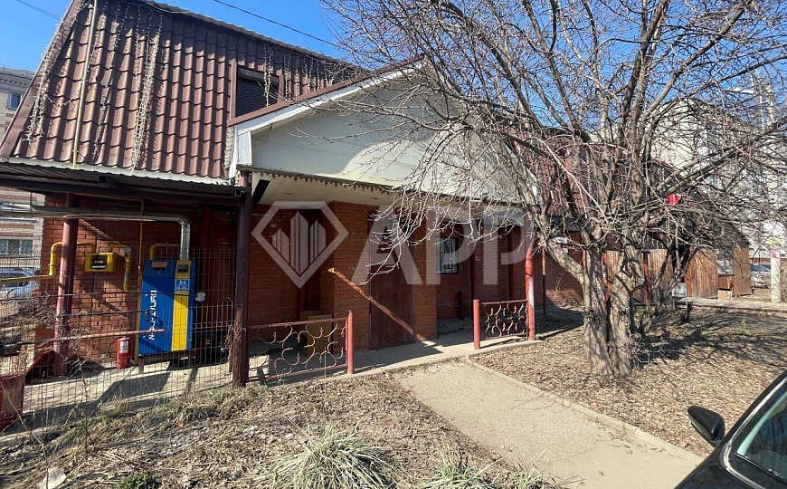 Продам здание с прилегающим земельным участком. фото