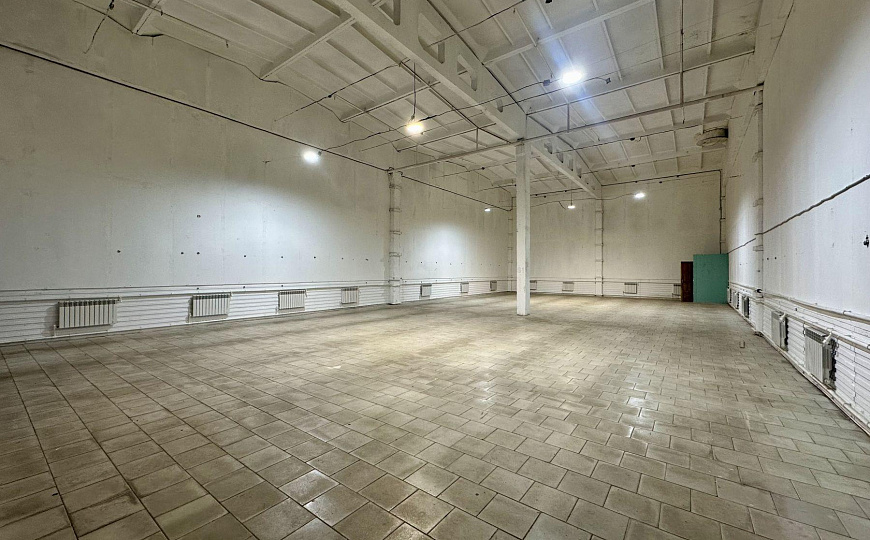  Торговое помещение, 358 м² фото