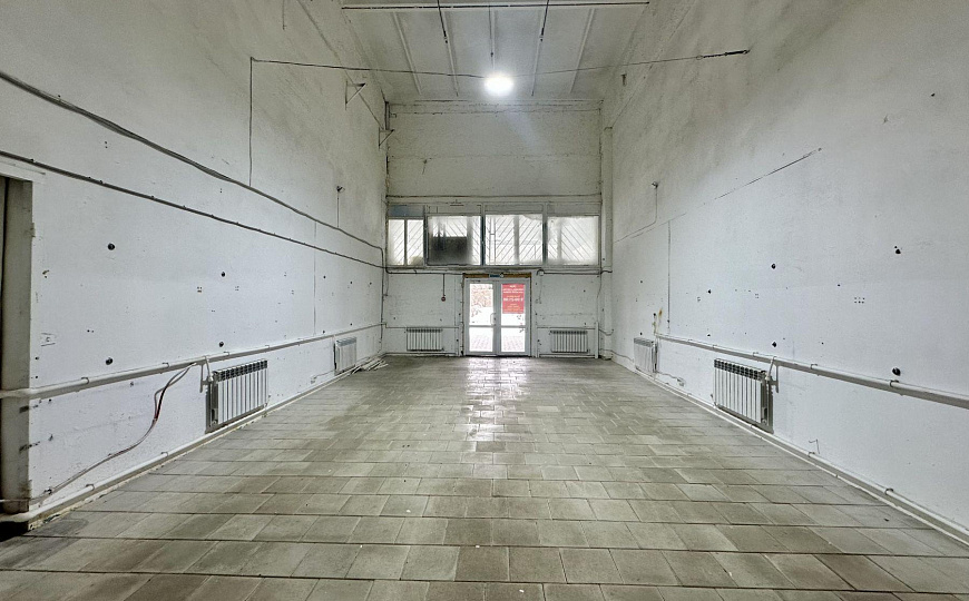  Торговое помещение, 358 м² фото