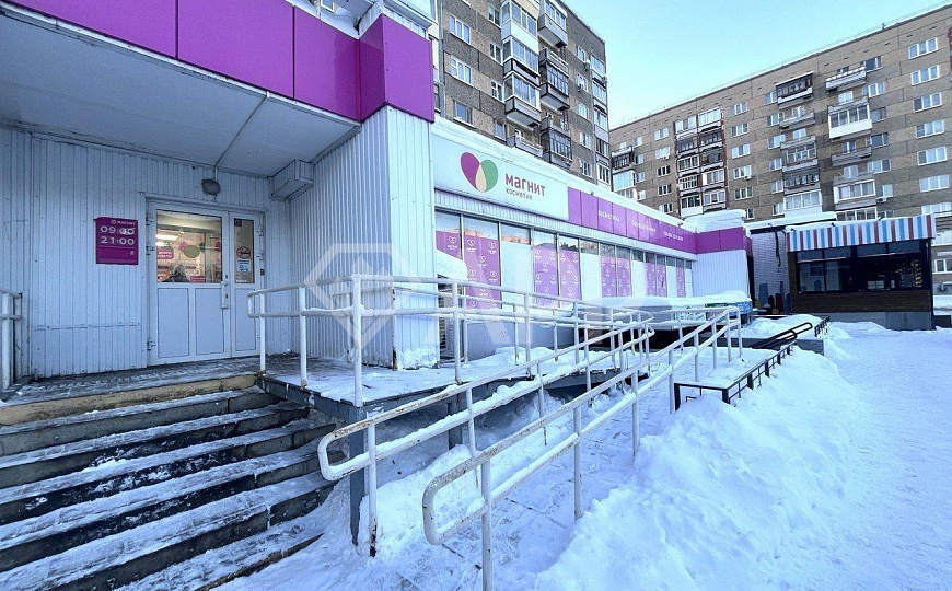 Продаётся 558м² торгово-офисных площадей, частично с арендаторами фото