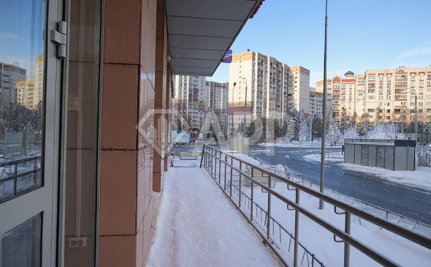 Сдам торговое помещение (372 м²) фото