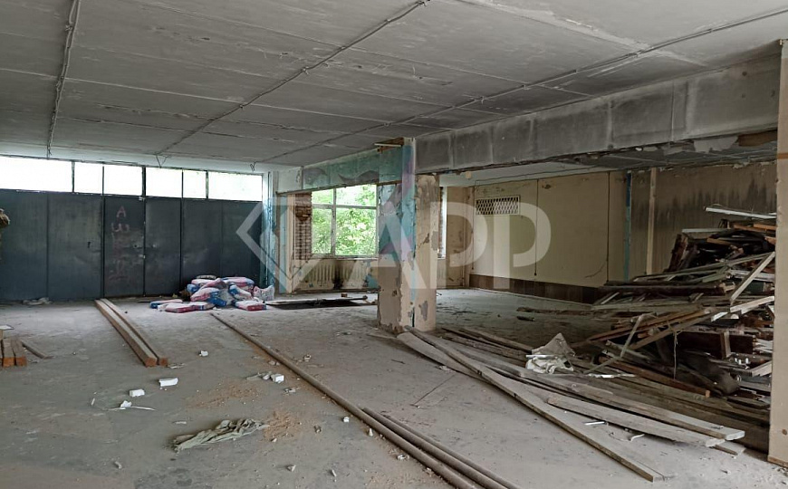 Продается трёхэтажное здание фото