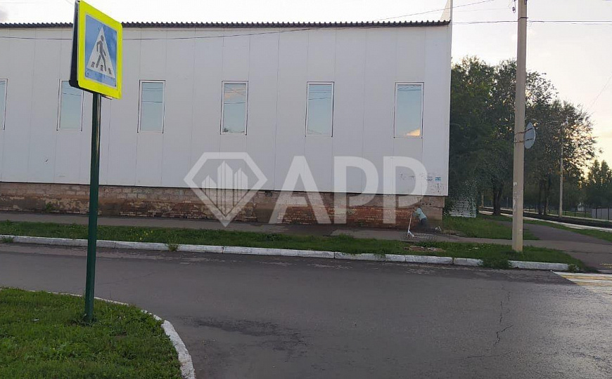 Продается трёхэтажное здание фото