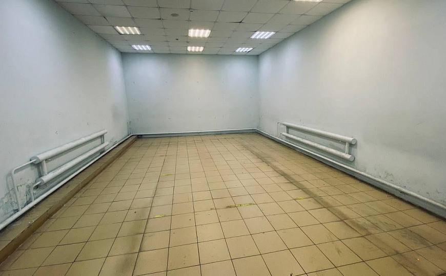 Торговая площадь 128 м2. фото