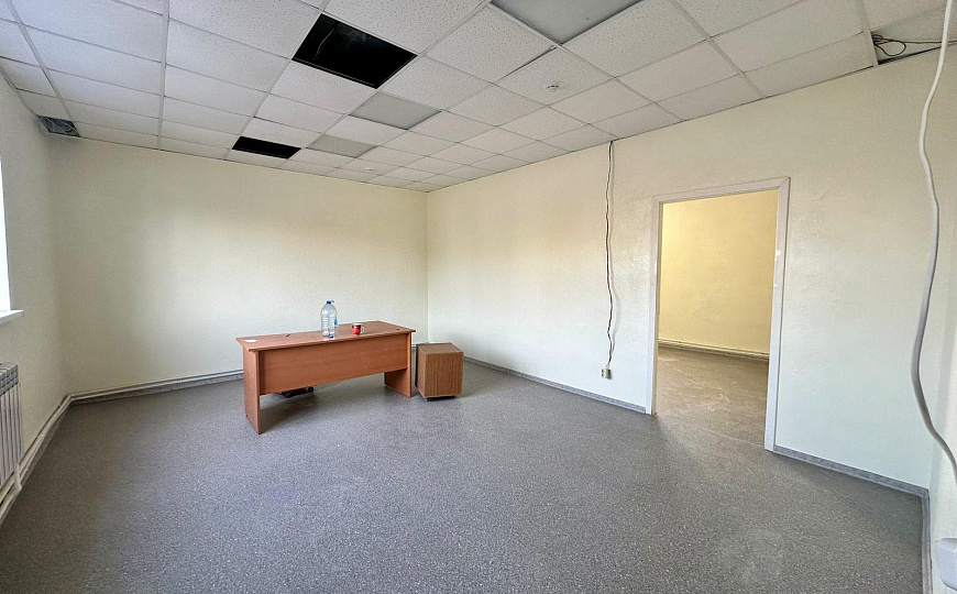 База 800 м2  с ж/д веткой на участке 1,1 га  фото