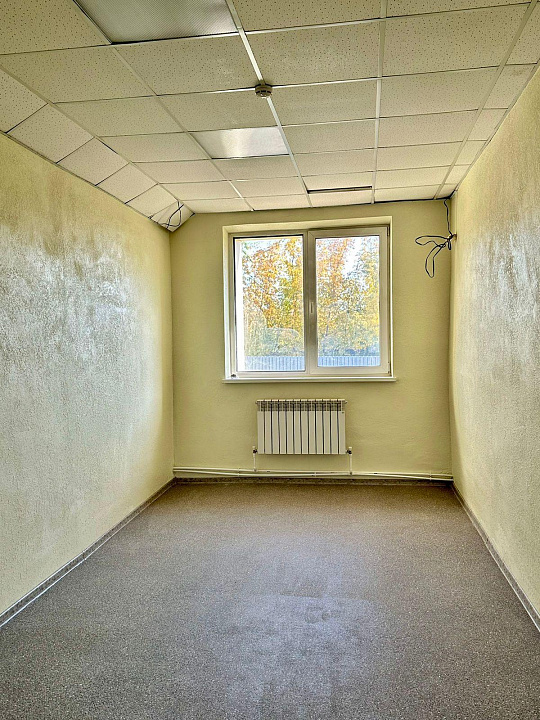 База 800 м2  с ж/д веткой на участке 1,1 га  фото