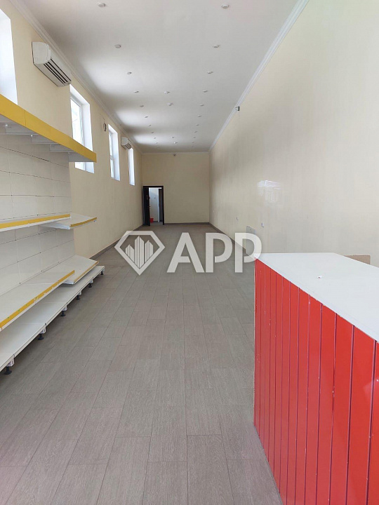 Сдам торговое помещение, 83 м² фото