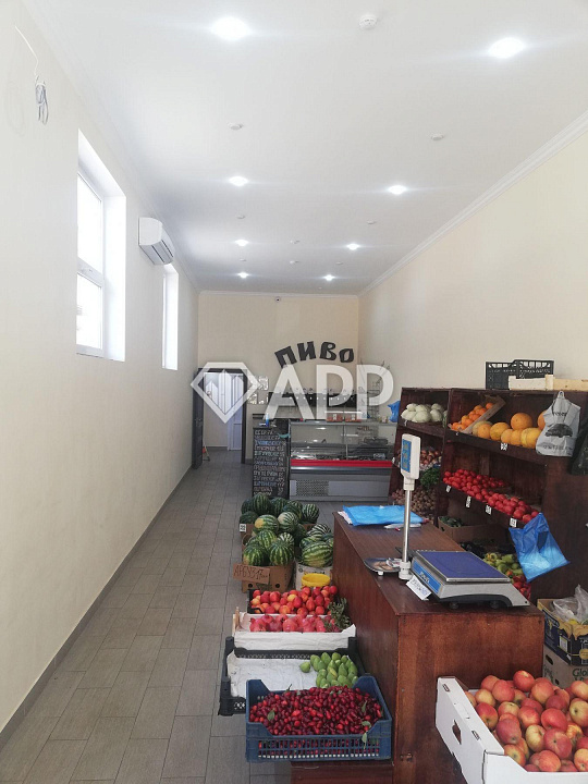 Сдам торговое помещение, 83 м² фото