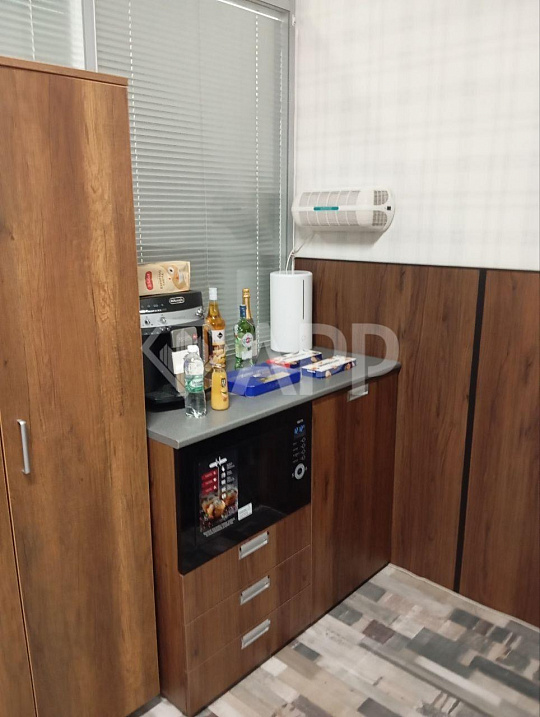 Укомплектованные офисы от 30м2 с парковкой  в центре фото